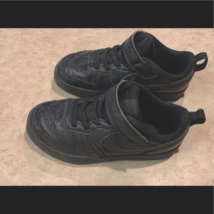 Black nikes boys toddler.